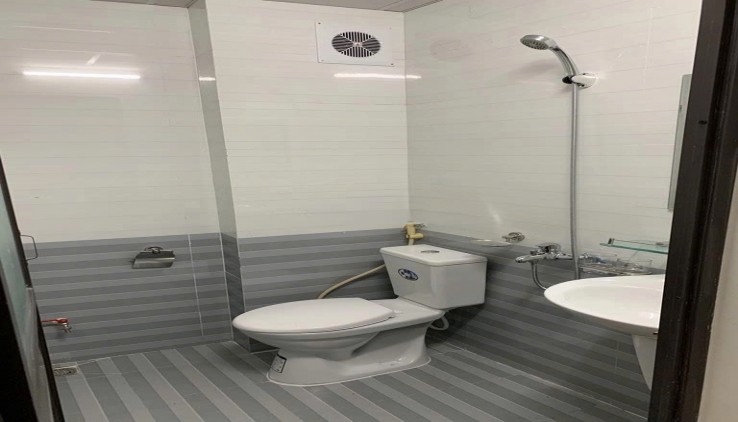 CHO THUÊ NHÀ NGUYÊN CĂN 50M2, 2 TẦNG, 3 NGỦ NGÕ 72 NGUYỄN TRÃI - 9 TRIỆU.